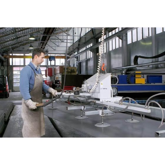 Vakuumske dizalice.Vacuum horizontal handling of especially heavy, airtight workpieces up to 2,000kg
